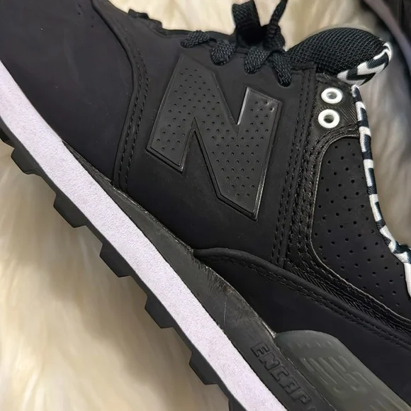 NEW BALANCE ~  574 - Picture 6 of 8